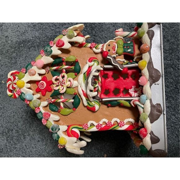 Kurt Adler 8 5/8-Inch Claydough and Metal Candy House with C7 UL Lighted - Picture 2 of 8